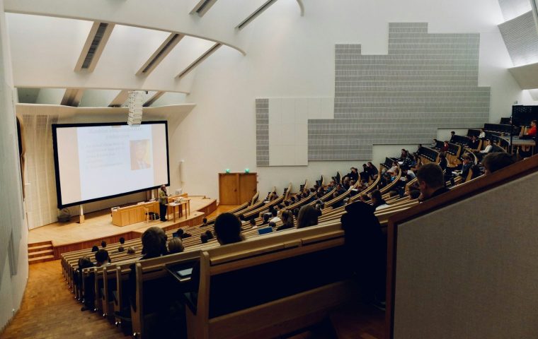 Community College vs University: Which Is Right for You
